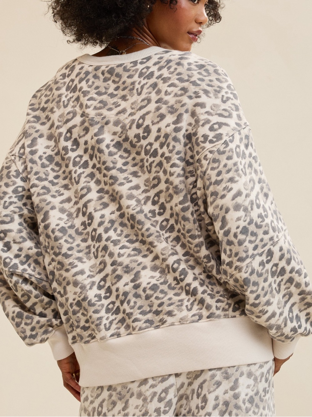 NWT Aerie Go-To Sweatshirt Neutral Leopard Print Oversized Size Small - Picture 3 of 16